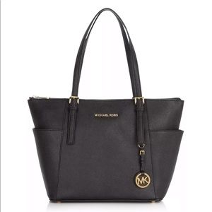 Michael Kors Jet Set Large Crossgrain Leather Tote in black